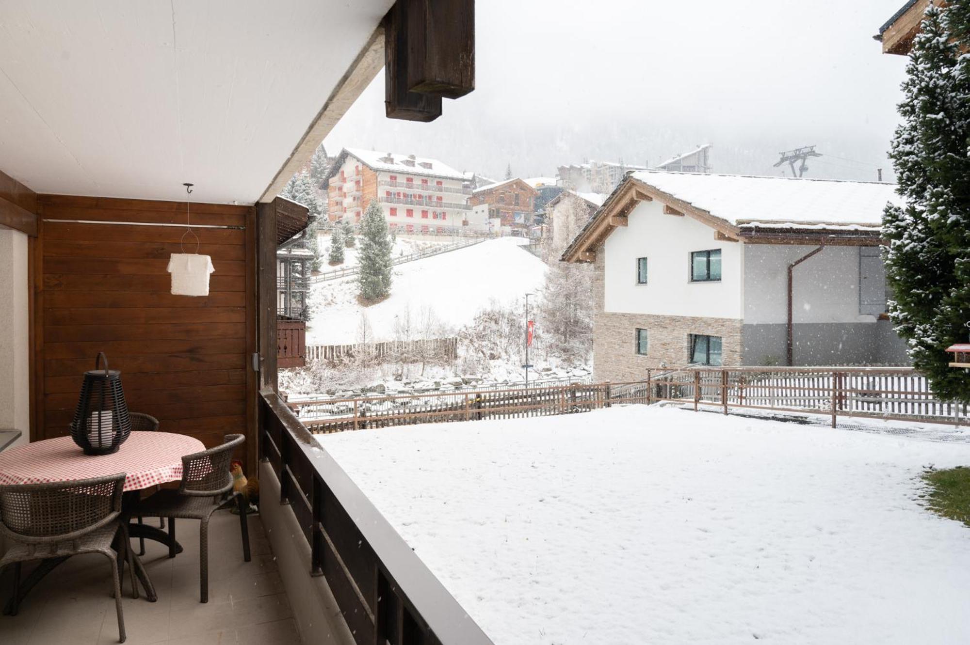 Snowflake-Ski In & Out Next To Matterhorn Express Zermatt Buitenkant foto