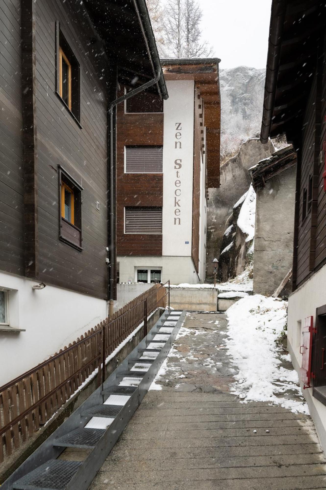 Snowflake-Ski In & Out Next To Matterhorn Express Zermatt Buitenkant foto